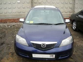 2002 Mazda Demio Images