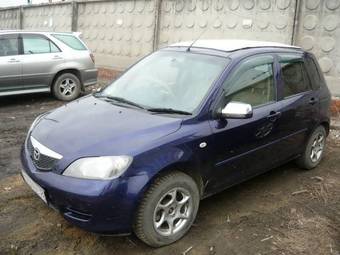 2002 Mazda Demio Pictures