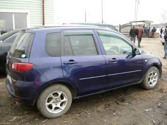 2002 Mazda Demio Pictures