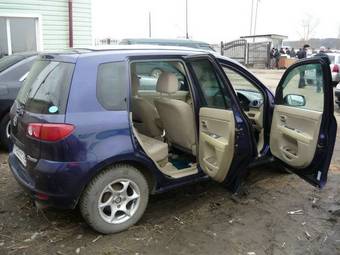 2002 Mazda Demio Photos