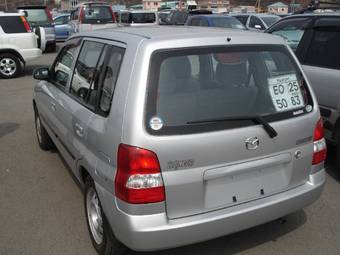 2002 Mazda Demio Pictures