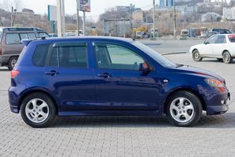 2002 Mazda Demio Photos