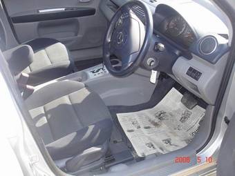 2002 Mazda Demio Pictures