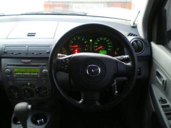 2002 Mazda Demio Pictures