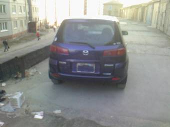 2002 Mazda Demio Pictures