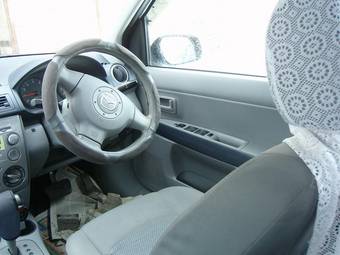 2002 Mazda Demio Photos