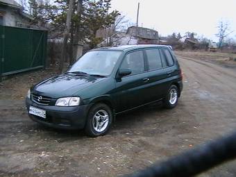 2002 Mazda Demio Photos