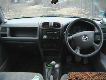 2002 Mazda Demio Pictures