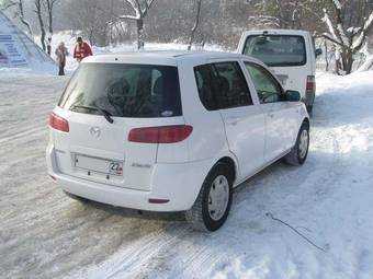 2002 Mazda Demio Photos