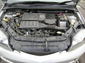 2002 Mazda Demio Photos