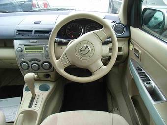 2002 Mazda Demio Pictures