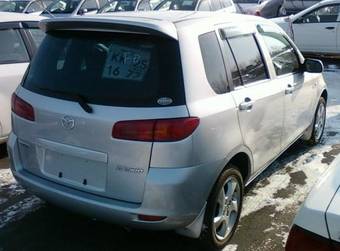 2002 Mazda Demio Pictures