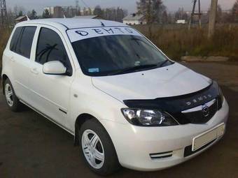 2002 Mazda Demio Pictures