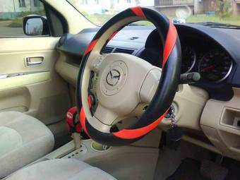 2002 Mazda Demio Photos