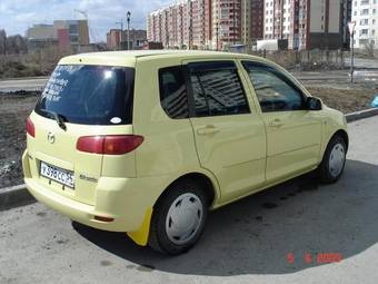 2002 Mazda Demio Pictures