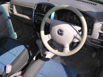 2002 Mazda Demio Photos