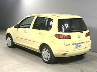 2002 Mazda Demio Pictures