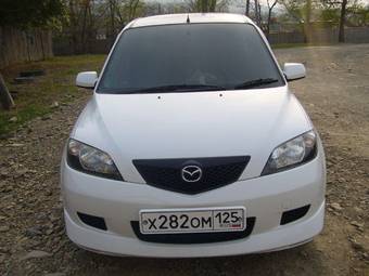 2002 Mazda Demio Pictures