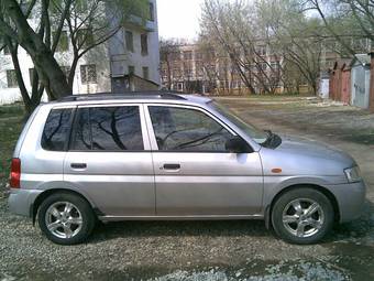 2002 Mazda Demio Pictures