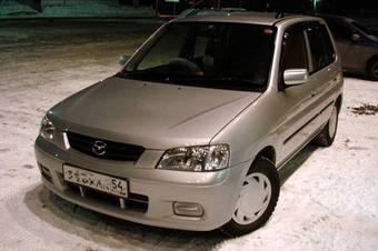 2002 Mazda Demio Pictures
