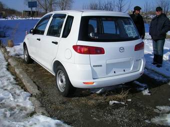 2002 Mazda Demio Photos
