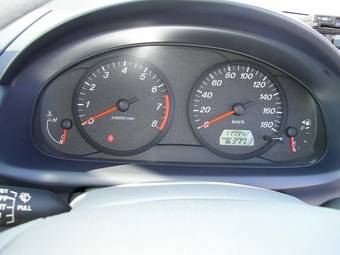 2002 Mazda Demio Pictures