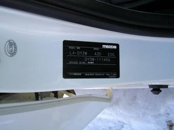 2002 Mazda Demio Pictures