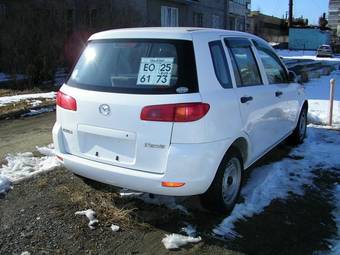 2002 Mazda Demio Photos