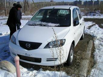 2002 Mazda Demio Pictures