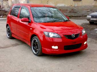 2002 Mazda Demio Photos