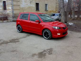 2002 Mazda Demio Pictures