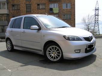 2002 Mazda Demio Pictures