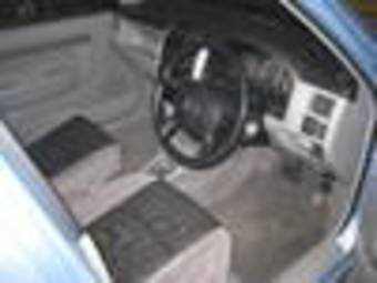 2002 Mazda Demio Photos