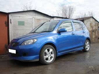 2002 Mazda Demio Pictures