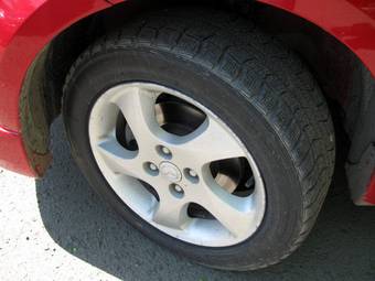 2002 Mazda Demio Images