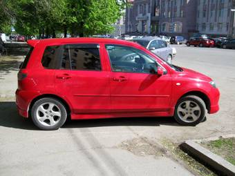 2002 Mazda Demio Photos