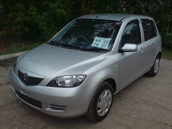 2002 Mazda Demio Pictures