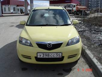2002 Mazda Demio Photos