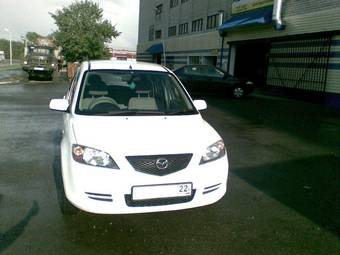 2002 Mazda Demio Photos