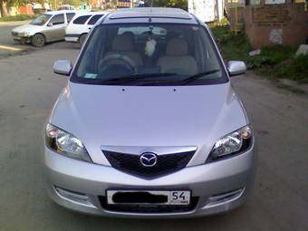 2002 Mazda Demio Pictures