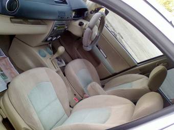2002 Mazda Demio Pictures