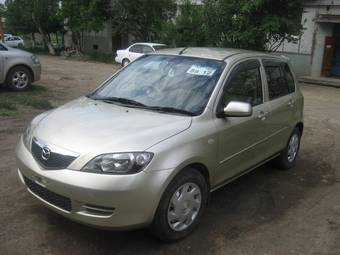 2002 Mazda Demio Pictures