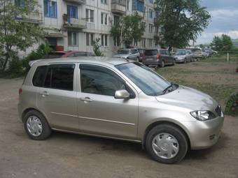 2002 Mazda Demio Wallpapers