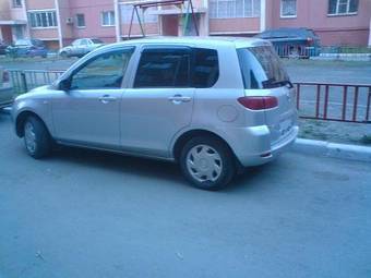 2002 Mazda Demio Photos