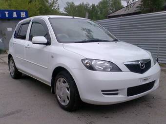 2002 Mazda Demio Photos