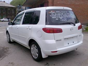 2002 Mazda Demio Photos