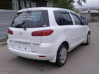 2002 Mazda Demio Pictures