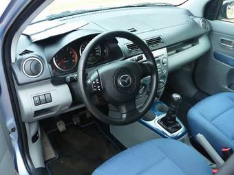 2002 Mazda Demio Pictures