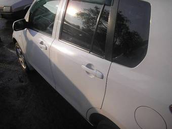 2002 Mazda Demio Pictures