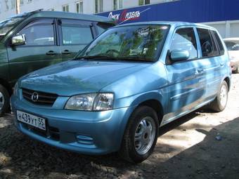 2002 Mazda Demio Pics